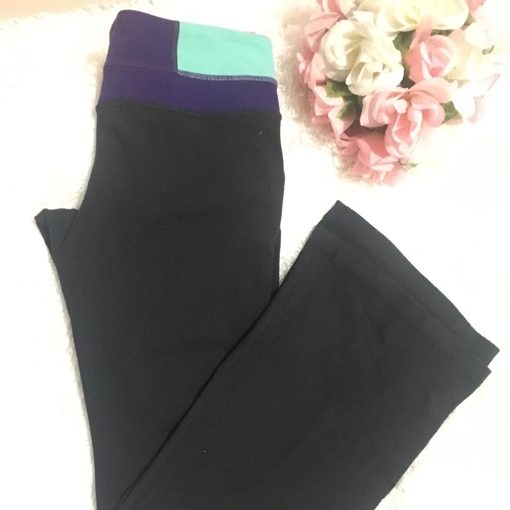 Lululemon reversible boot cut pants size 6